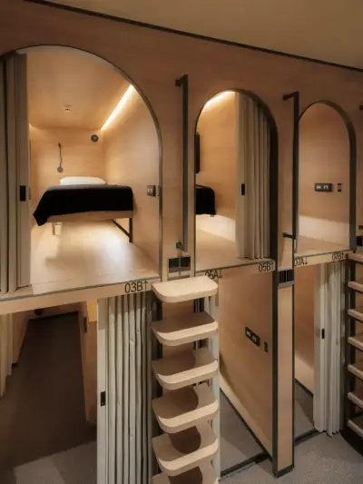 Comfort capsule area at the GettSleep Sleep Lounge in Madrid-Barajas Airport (T4S)