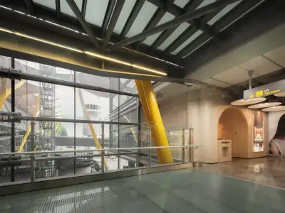 24/7 reception desk at the GettSleep Sleep Lounge in Madrid-Barajas Airport (T4S)